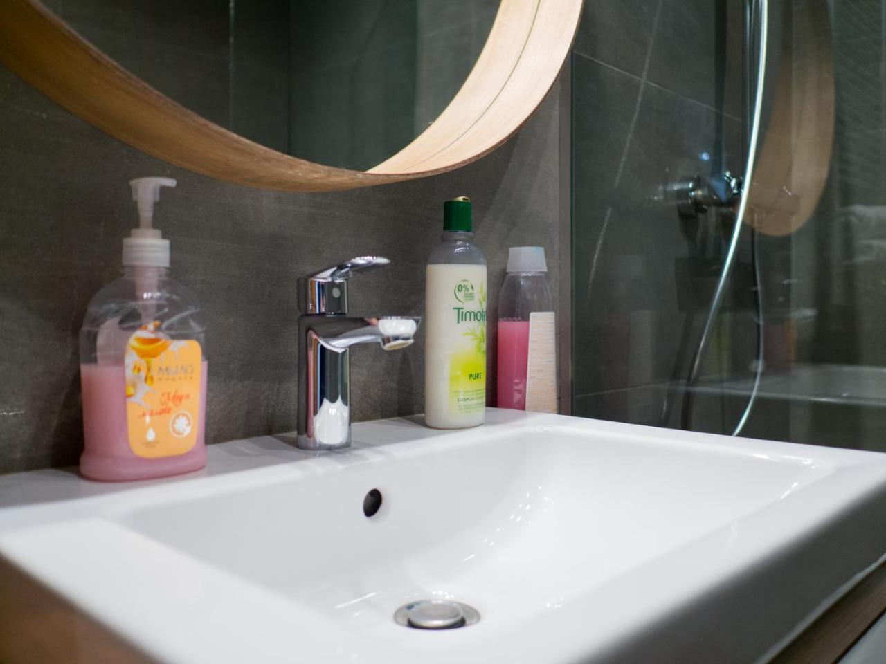 Great Apartament Mlynowa Apartment เบียวิสตอก ภายนอก รูปภาพ